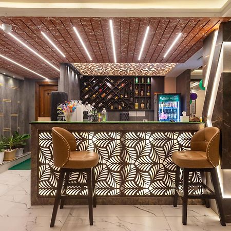 Airport Diana Hotel カトマンズ エクステリア 写真
