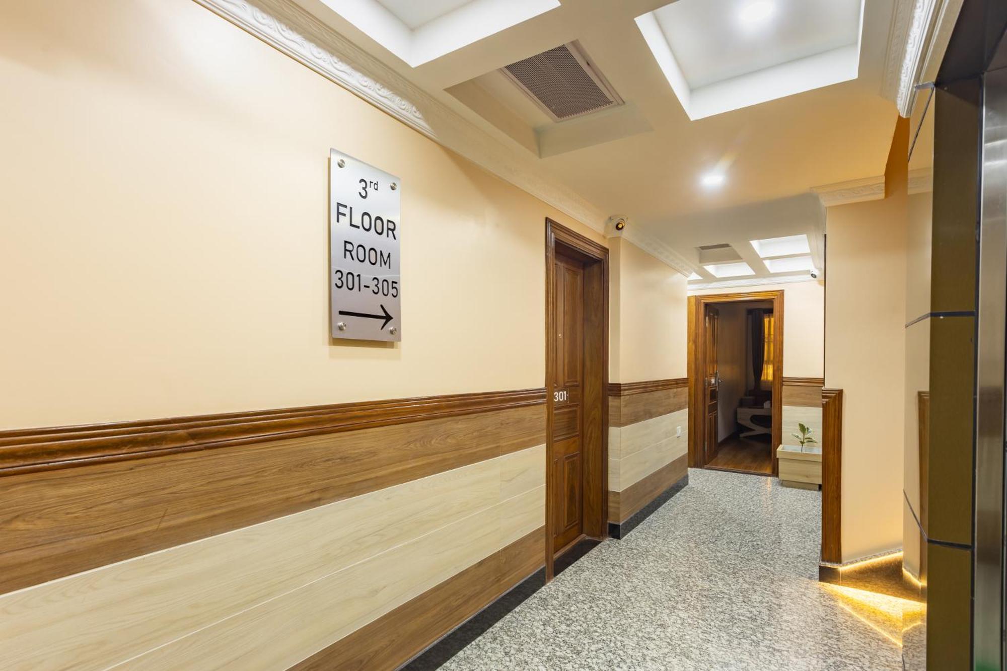 Airport Diana Hotel カトマンズ エクステリア 写真