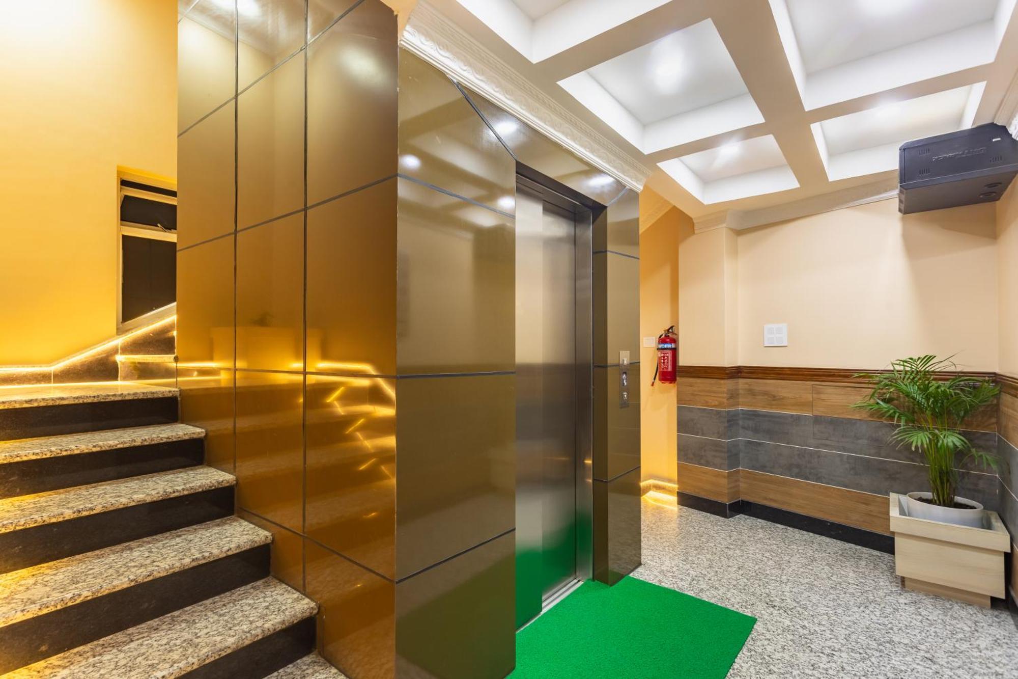 Airport Diana Hotel カトマンズ エクステリア 写真