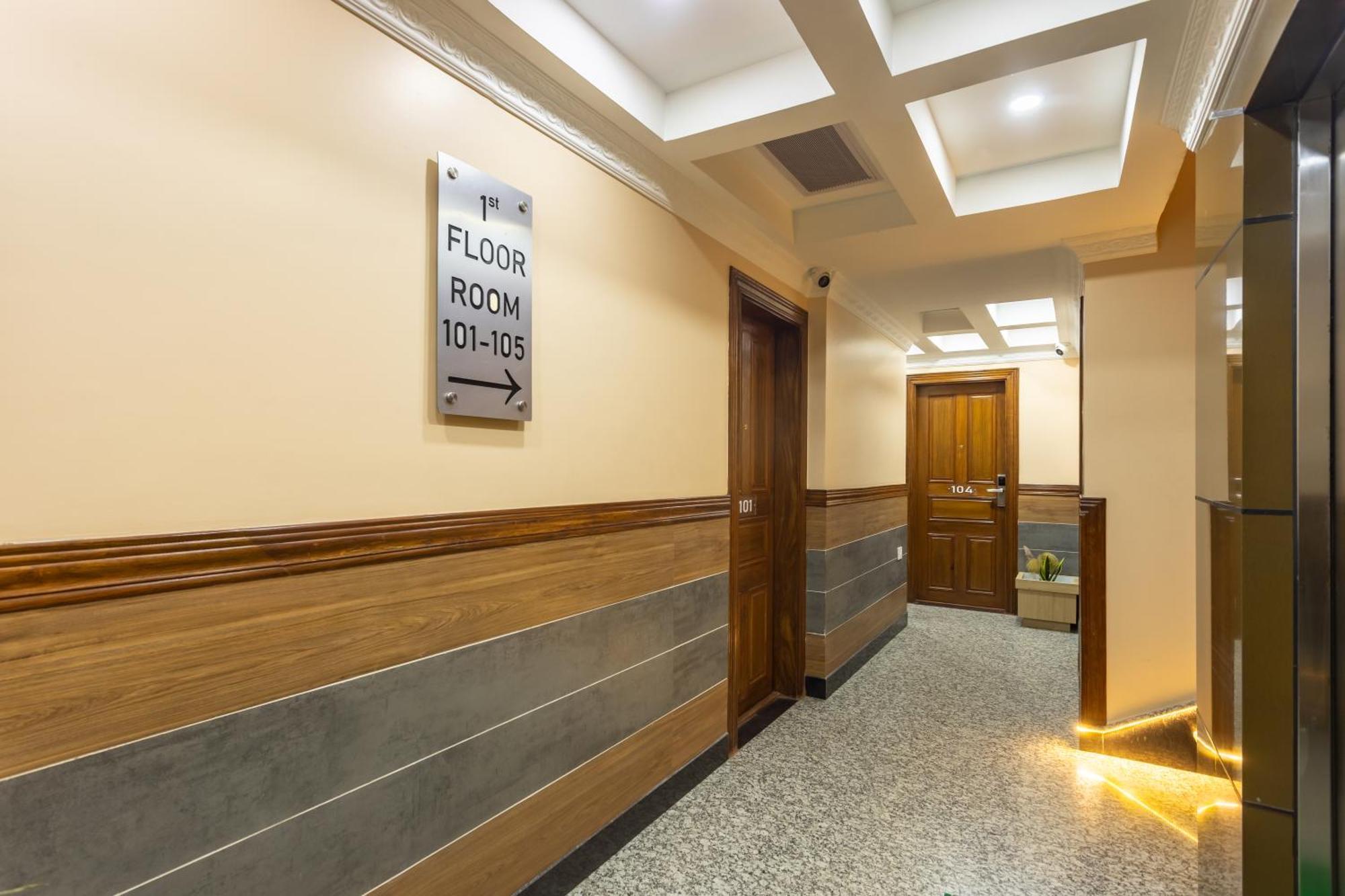Airport Diana Hotel カトマンズ エクステリア 写真